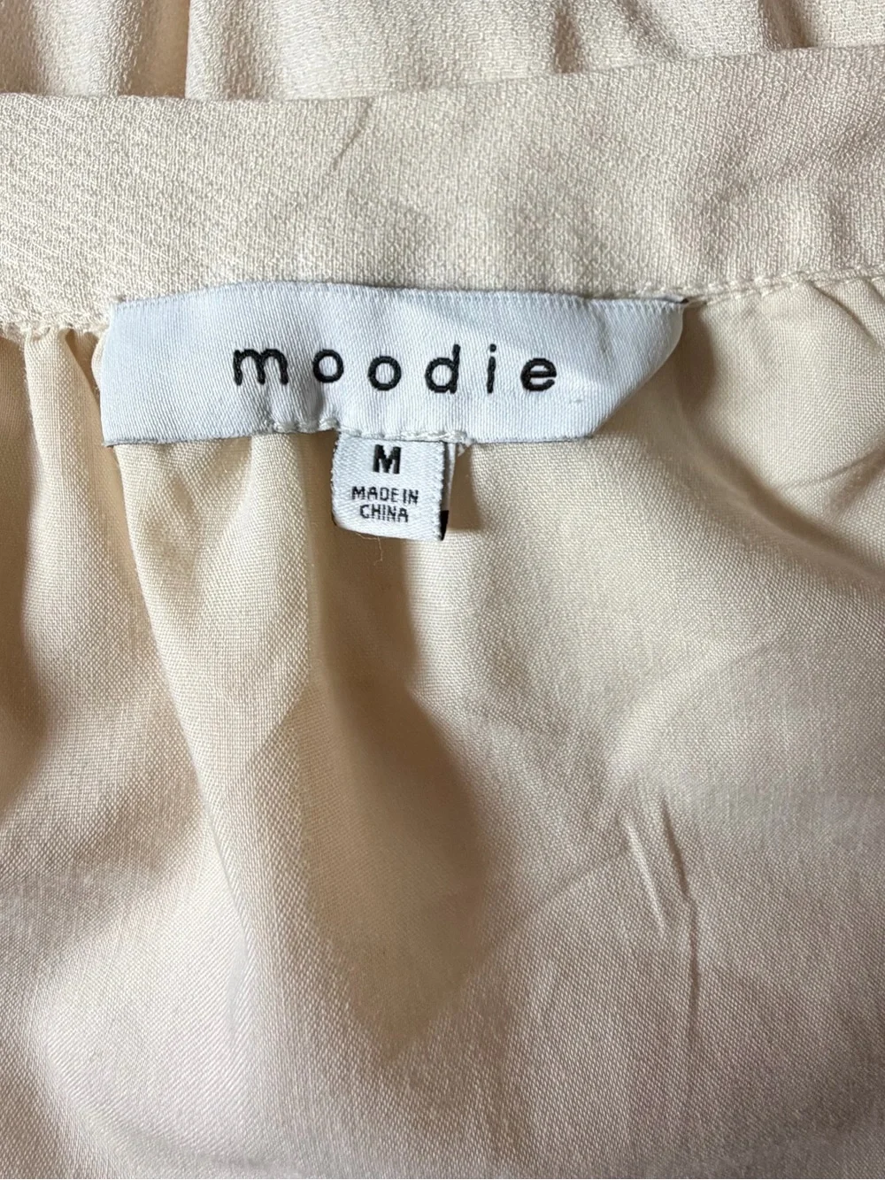 Moodie Yellow White Ombre Tiered Ruffle Dress Size Medium⁠